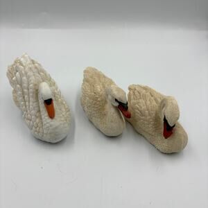 Set 3 Swan Figurines Home Decor Country Royal Heritage Porcelain Vintage